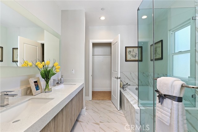 1 Sahalee Way, Phillips Ranch CA: https://media.crmls.org/medias/27740ea4-8e2d-4afb-889e-20cf3a00d769.jpg