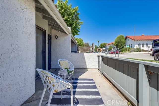 Detail Gallery Image 7 of 59 For 7302 Bright Ave #B,  Whittier,  CA 90602 - 2 Beds | 3 Baths