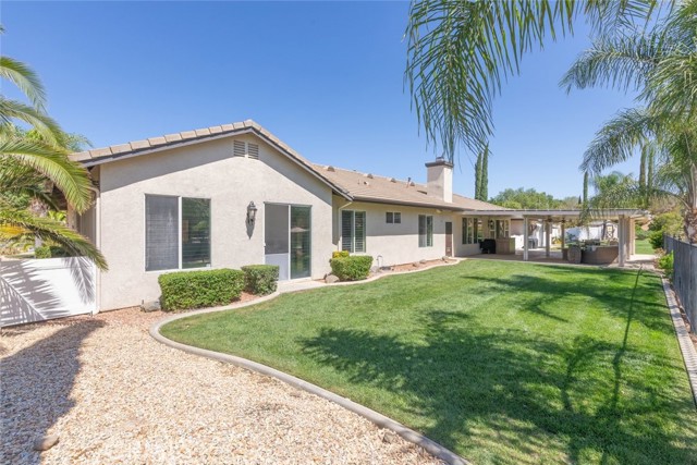 18265 Fort Lauder Lane, Perris CA: https://media.crmls.org/medias/27751ca3-1429-413c-8441-a9f6e27bbf23.jpg