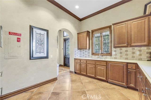 Image 30 of 50 For 4440 Owens Street 104