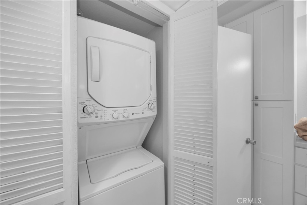 https://media.crmls.org/medias/2775a14b-31f4-4489-8db7-04ab6e729734.jpg?preset=X-Large