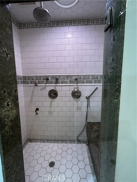 Detail Gallery Image 17 of 38 For 5241 Colodny Dr #201,  Agoura Hills,  CA 91301 - 3 Beds | 2/1 Baths