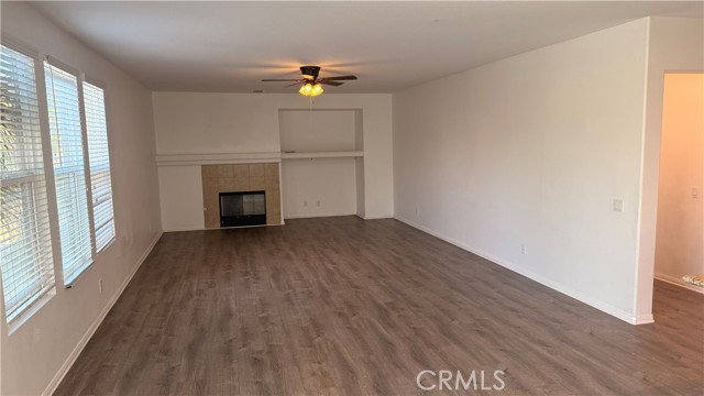 Detail Gallery Image 5 of 16 For 1410 Butterfly Ct, Hemet,  CA 92545 - 4 Beds | 3/1 Baths