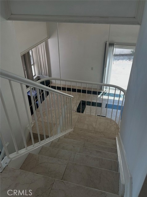 17041 Escalon Drive, Encino CA: https://media.crmls.org/medias/2778975a-87c8-43c3-8c42-43c651b0a8b9.jpg