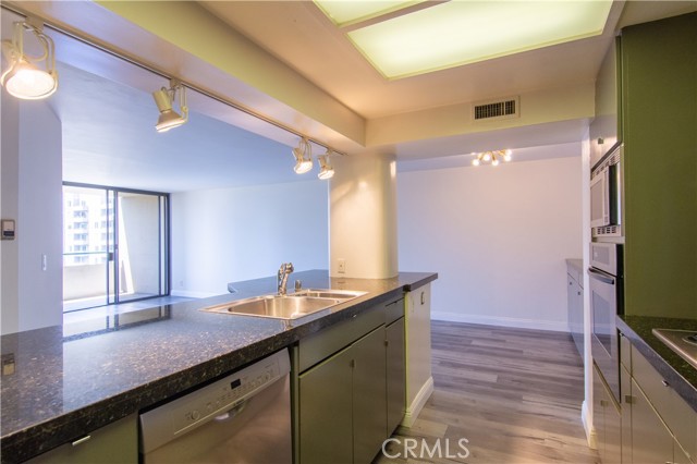 Detail Gallery Image 12 of 27 For 600 W 9th #1114,  Los Angeles,  CA 90015 - 2 Beds | 2 Baths