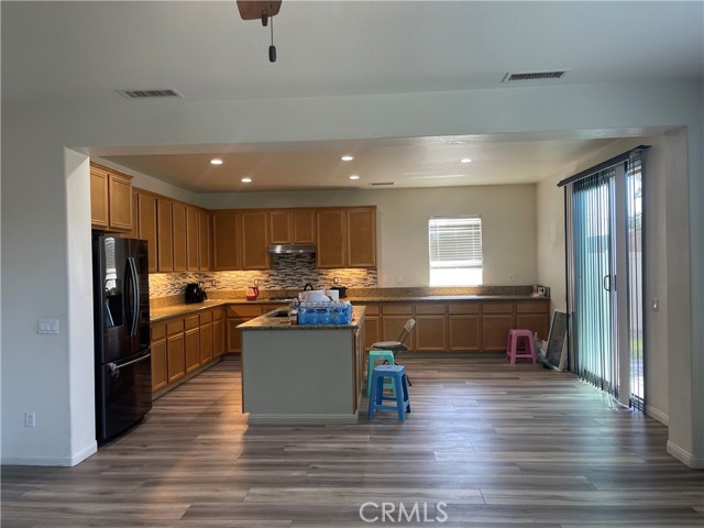 37075 Parkway Drive, Beaumont CA: https://media.crmls.org/medias/27796860-d812-40ee-84dd-f3bd24f9706a.jpg
