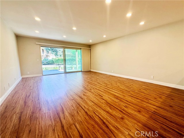 Detail Gallery Image 3 of 11 For 184 Tangelo, Irvine,  CA 92618 - 2 Beds | 1 Baths