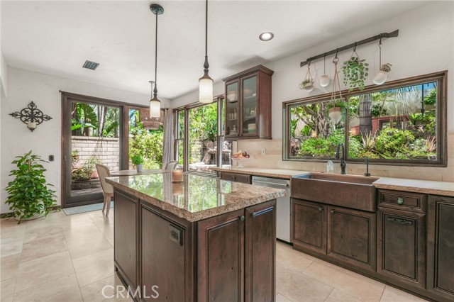 19066 Willow Brook, Lake Forest CA: https://media.crmls.org/medias/277a74fe-978d-493a-a07d-8f89f01fd33b.jpg