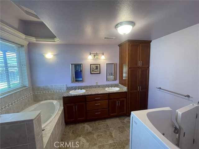 Detail Gallery Image 22 of 39 For 2442 River View Rd, Clearlake Oaks,  CA 95423 - 2 Beds | 2/1 Baths
