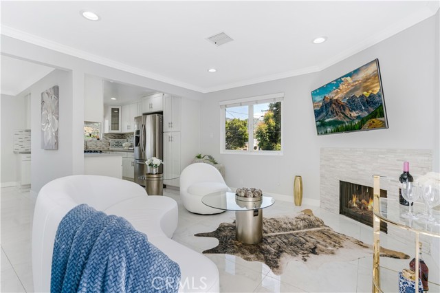 Detail Gallery Image 16 of 52 For 1440 Holbrook St, Eagle Rock,  CA 90041 - 3 Beds | 3/1 Baths
