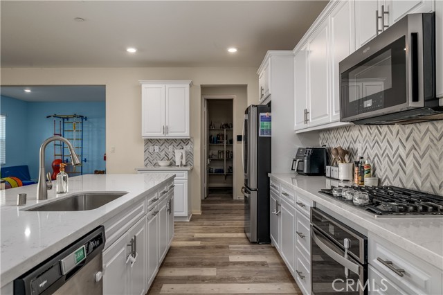 Detail Gallery Image 5 of 24 For 30538 Oasis Rd., Murrieta,  CA 92563 - 5 Beds | 3 Baths