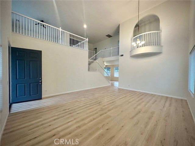 Detail Gallery Image 5 of 47 For 33564 Blue Water Way, Temecula,  CA 92592 - 4 Beds | 3 Baths