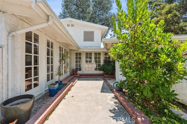 Detail Gallery Image 23 of 23 For 4950 Dunman Ave, Woodland Hills,  CA 91364 - 5 Beds | 3 Baths