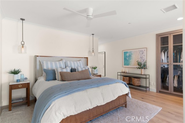 302 Carnation Avenue, Corona del Mar CA: https://media.crmls.org/medias/277cc564-da7a-4fd6-9af4-f87c79a9f48f.jpg
