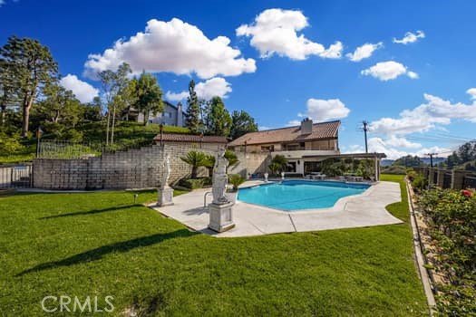 Detail Gallery Image 2 of 70 For 16132 Valley Springs Rd, Chino Hills,  CA 91709 - 5 Beds | 3/1 Baths