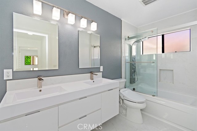 Detail Gallery Image 12 of 35 For 510 N Francisca Ave #C,  Redondo Beach,  CA 90277 - 3 Beds | 2/1 Baths