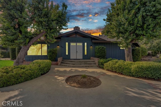 Detail Gallery Image 1 of 43 For 798 N Pepper St, Woodlake,  CA 93286 - 4 Beds | 3/1 Baths