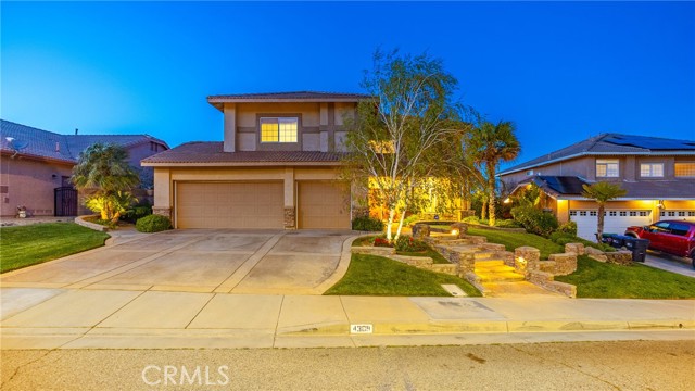 Detail Gallery Image 9 of 57 For 4309 Grandview Dr, Palmdale,  CA 93551 - 5 Beds | 3 Baths