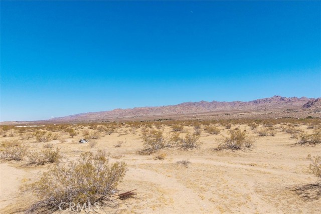 5888 La Ferney Avenue, Joshua Tree CA: https://media.crmls.org/medias/277da5b8-c9b8-411e-b49d-ff9bfc8e04b0.jpg
