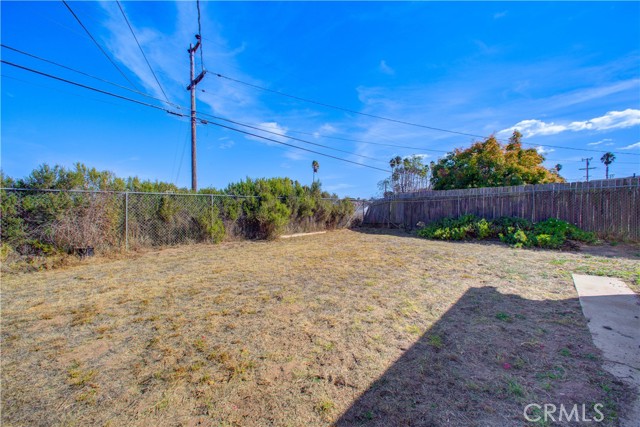 Detail Gallery Image 33 of 37 For 1055 via Esmeralda, Santa Maria,  CA 93455 - 3 Beds | 2 Baths