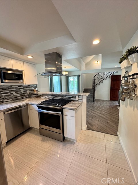 Detail Gallery Image 12 of 34 For 1938 W Culver Ave #5,  Orange,  CA 92868 - 3 Beds | 2/1 Baths