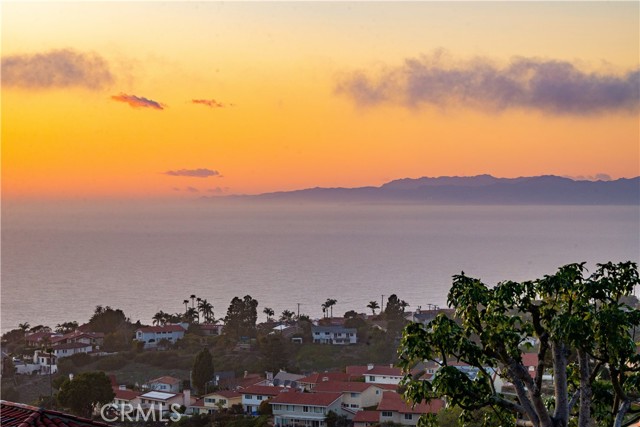 25 Ocean Crest Court, Rancho Palos Verdes, California 90275, 2 Bedrooms Bedrooms, ,3 BathroomsBathrooms,Residential,For Sale,Ocean Crest,PV25053796