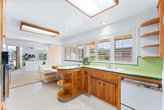 Detail Gallery Image 36 of 57 For 9521 Royal Palm Bld, Garden Grove,  CA 92841 - 4 Beds | 2/1 Baths