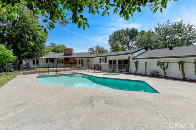 Detail Gallery Image 2 of 35 For 1465 Linda Vista Ave, Pasadena,  CA 91103 - 3 Beds | 2/1 Baths