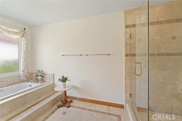 29628 Woodbrook Dr, Agoura Hills CA: https://media.crmls.org/medias/278032f5-6b4d-49df-a348-58216838527e.jpg