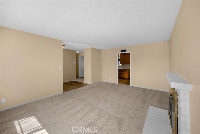 917 N Fuchsia Avenue, Ontario CA: https://media.crmls.org/medias/27808913-4331-4942-b14f-c94d6fc8a10b.jpg