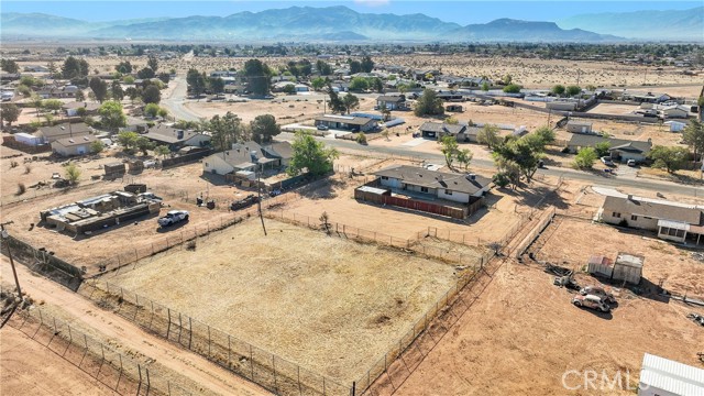 15130 Flathead Road, Apple Valley CA: https://media.crmls.org/medias/2780bc5b-ea31-4a69-b8e9-6e2370dda2fc.jpg