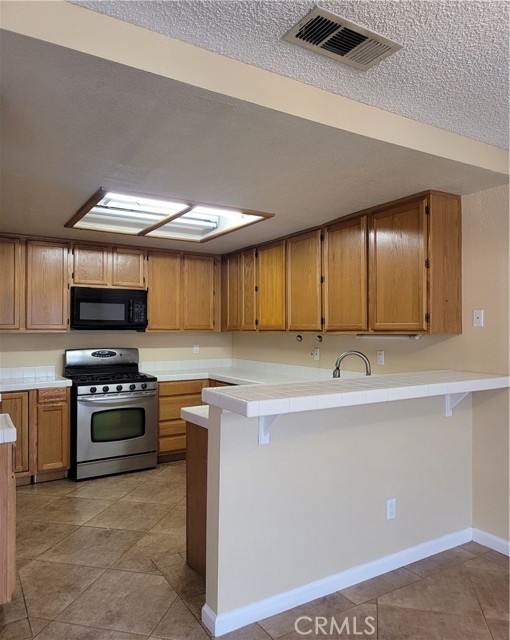 6682 Austin Court, Rancho Cucamonga CA: https://media.crmls.org/medias/27817379-d7a1-4b6e-8879-33355d7a3994.jpg