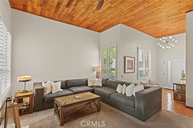 Detail Gallery Image 6 of 47 For 6128 Avalon Ct, Long Beach,  CA 90803 - 4 Beds | 3 Baths