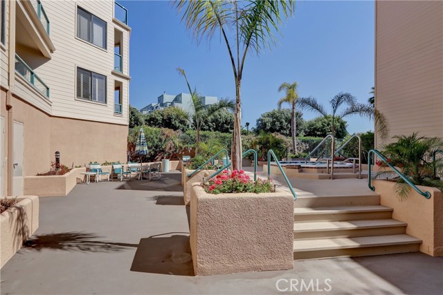 130 The Village, Redondo Beach, California 90277, 2 Bedrooms Bedrooms, ,2 BathroomsBathrooms,Residential,Sold,The Village,SB22111642