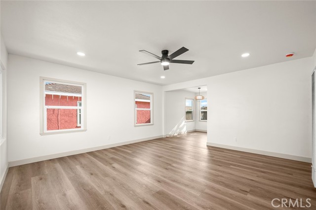 Detail Gallery Image 7 of 44 For 924 W Almond St, Compton,  CA 90220 - 3 Beds | 2 Baths