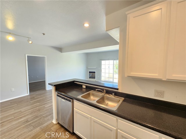 Detail Gallery Image 10 of 20 For 1215 E San Antonio Dr, Long Beach,  CA 90807 - 3 Beds | 2 Baths