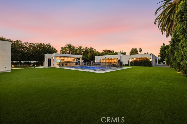 Detail Gallery Image 5 of 54 For 22924 Erwin St, Woodland Hills,  CA 91367 - 11 Beds | 9/2 Baths