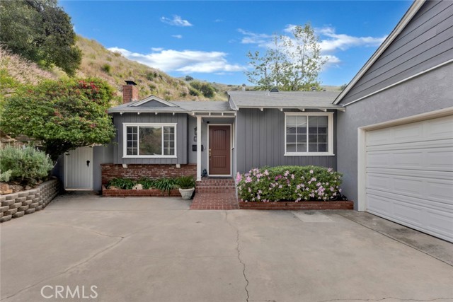 Detail Gallery Image 6 of 35 For 8520 Springford Dr, Sun Valley,  CA 91352 - 3 Beds | 2 Baths