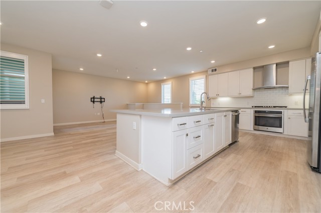 Detail Gallery Image 1 of 37 For 174 Tribeca, Irvine,  CA 92612 - 2 Beds | 2 Baths