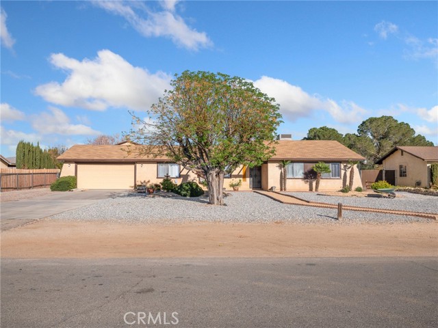 Detail Gallery Image 2 of 43 For 11935 Wapato Rd, Apple Valley,  CA 92308 - 4 Beds | 2 Baths