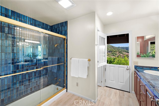 Detail Gallery Image 32 of 46 For 1362 Morningside Dr, Laguna Beach,  CA 92651 - 5 Beds | 3/1 Baths