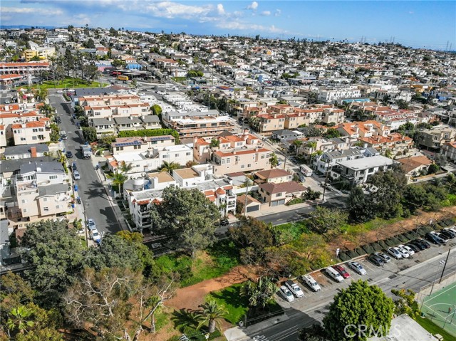 1050 Ardmore Avenue, Hermosa Beach, California 90254, 4 Bedrooms Bedrooms, ,3 BathroomsBathrooms,Residential,Sold,Ardmore,SB22036775