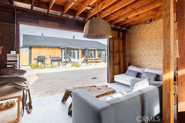 4044 Polaris Avenue, Joshua Tree CA: https://media.crmls.org/medias/2784f40d-ca7b-42e6-859c-44c8bb8a3113.jpg