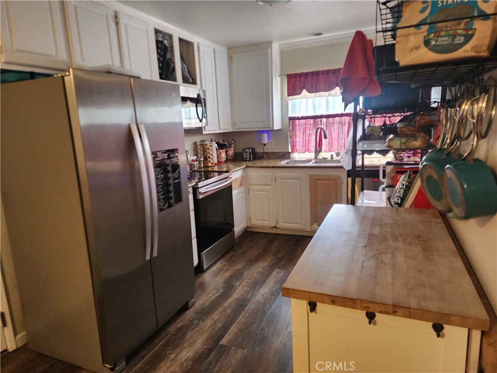 https://media.crmls.org/medias/27856a4b-0bdf-4b02-979b-35dabd9dc0ba.jpg?preset=X-Large