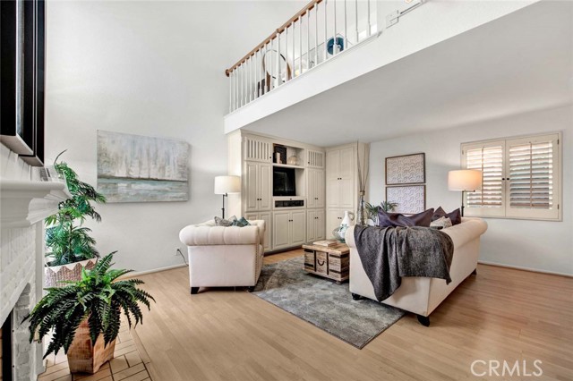 Detail Gallery Image 1 of 20 For 2569 Elden Ave #5,  Costa Mesa,  CA 92627 - 2 Beds | 2/1 Baths