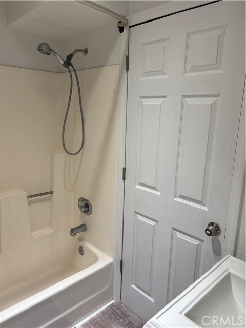24812 Lake Gregory, Crestline, CA 92325