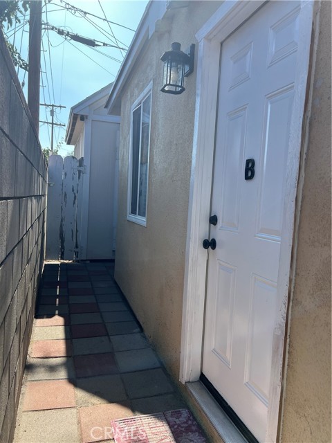 15202 Lorne Street, Panorama City CA: https://media.crmls.org/medias/278783f5-2481-4238-a924-02fdbcaa34cd.jpg