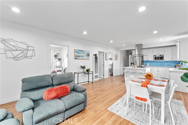 Detail Gallery Image 4 of 39 For 22419 Horst Ave, Hawaiian Gardens,  CA 90716 - 4 Beds | 2 Baths