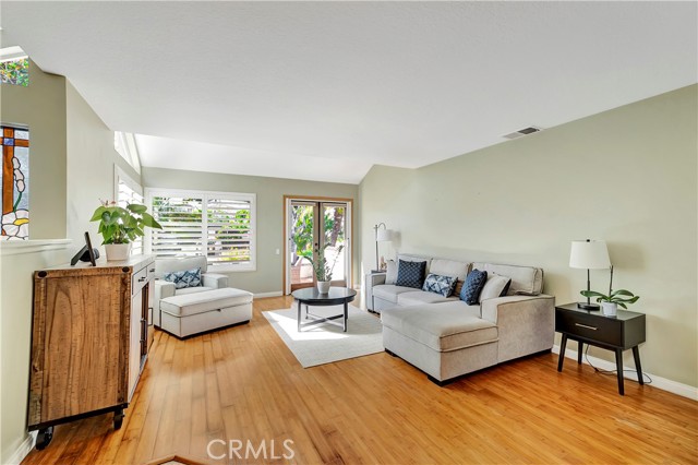 626 9th Street, Huntington Beach CA: https://media.crmls.org/medias/27882a6e-97cd-4d87-89a9-8f0082bfb5ed.jpg