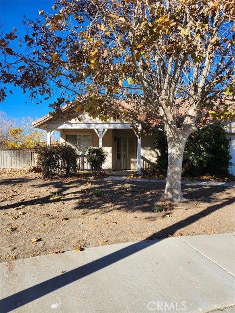 Detail Gallery Image 1 of 8 For 15208 Copper Canyon Cir, Victorville,  CA 92394 - 3 Beds | 2 Baths